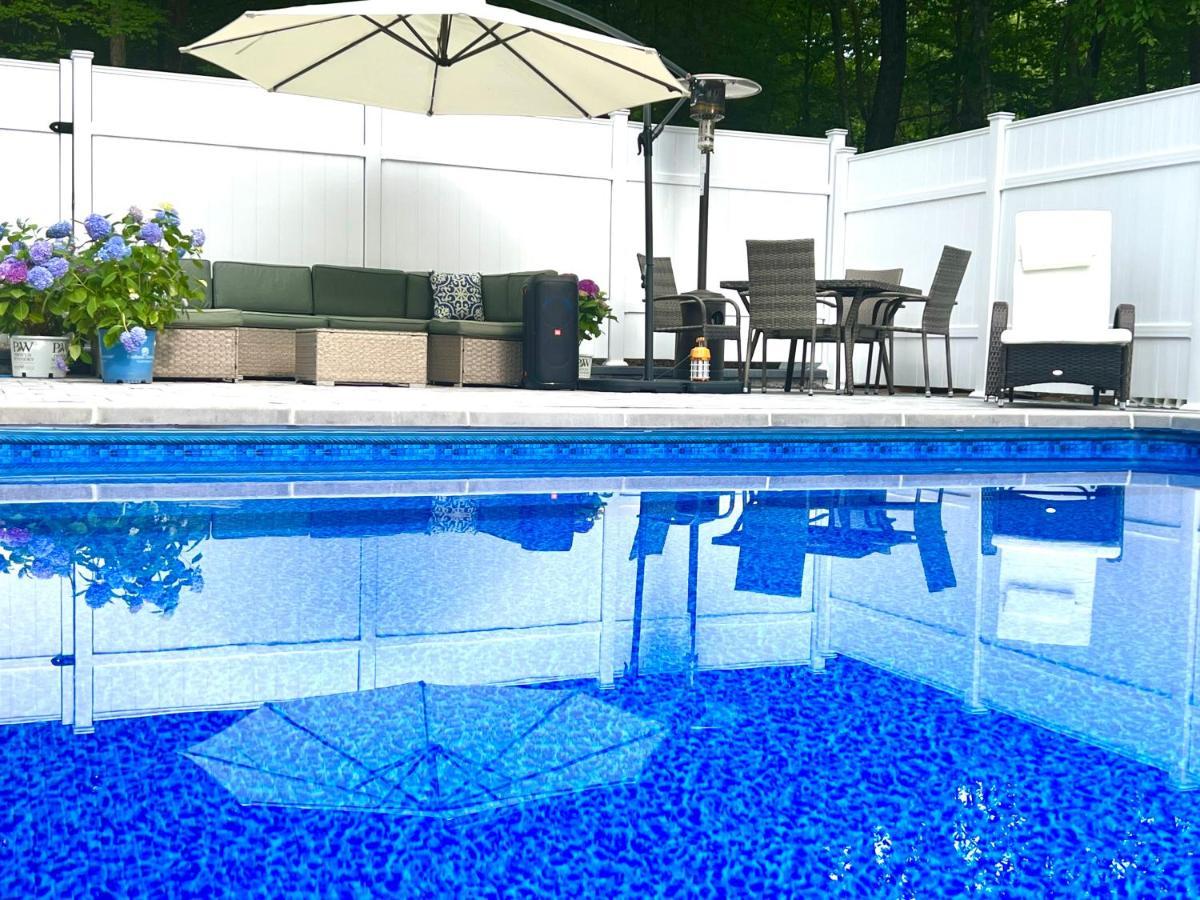 Amazing Poconos House . Sauna/Hot Tub/Private Pool Восток Страудсберг Экстерьер фото